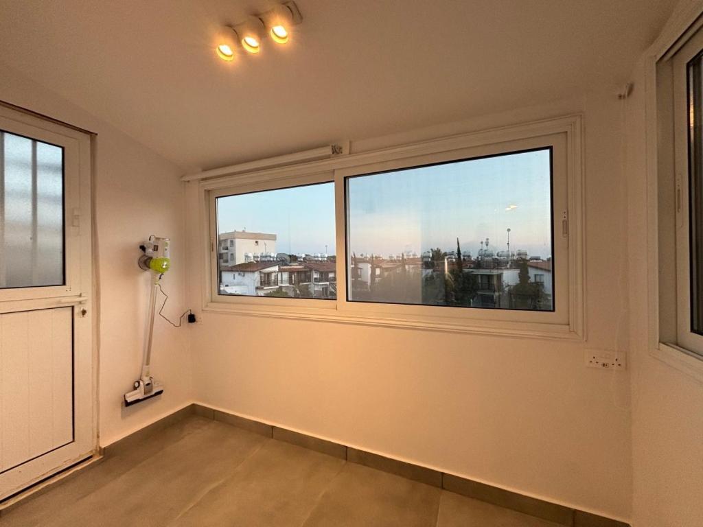 Venus Lighthouse 2B, Sea-View, Paphos Center Apartment Exterior photo